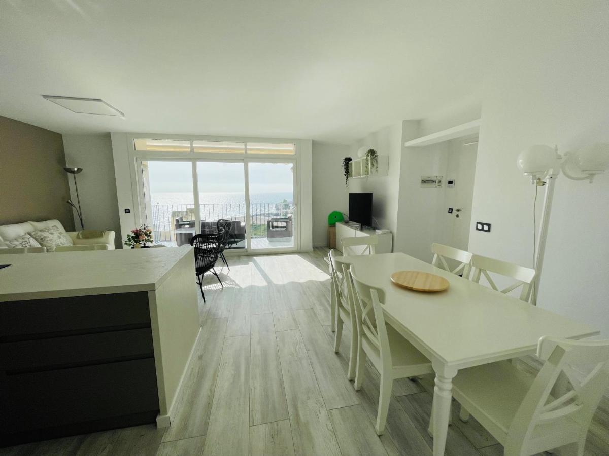 La Marina2 Seaview With Amazing Terrace Apartamento Sitges Exterior foto
